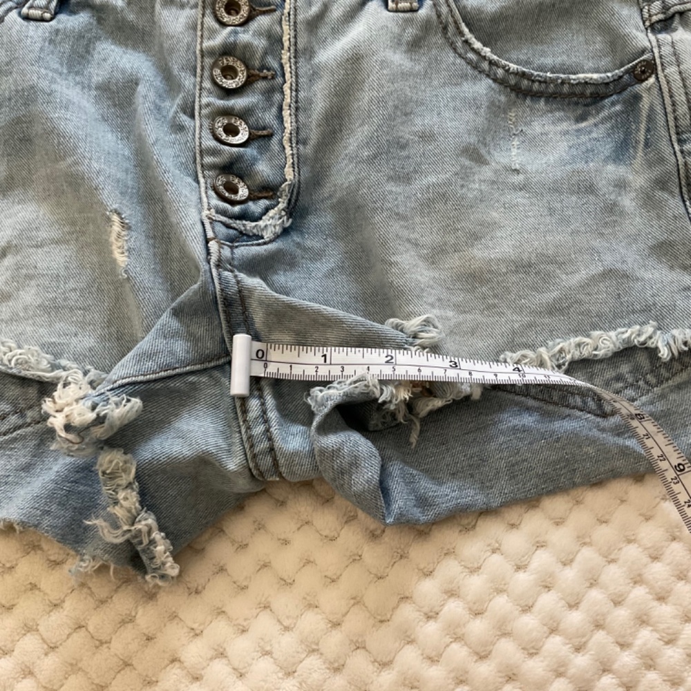 Free People Light‎ Wash Button Fly Distressed Jean Shorts - Size 25 - Picture 9 of 10